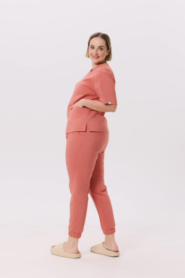 BLUZKA MEDYCZNA DAMSKA - SCRUBS - PREMIUM - SALMON - obrazek 4