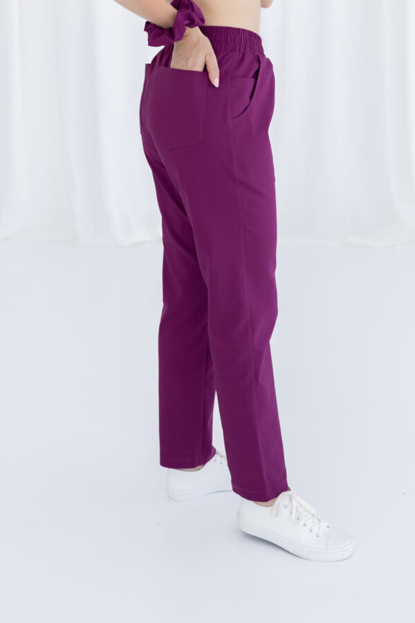 SPODNIE MEDYCZNE DAMSKIE – SCRUBS PROSTE – PREMIUM – BURGUND - obrazek 2